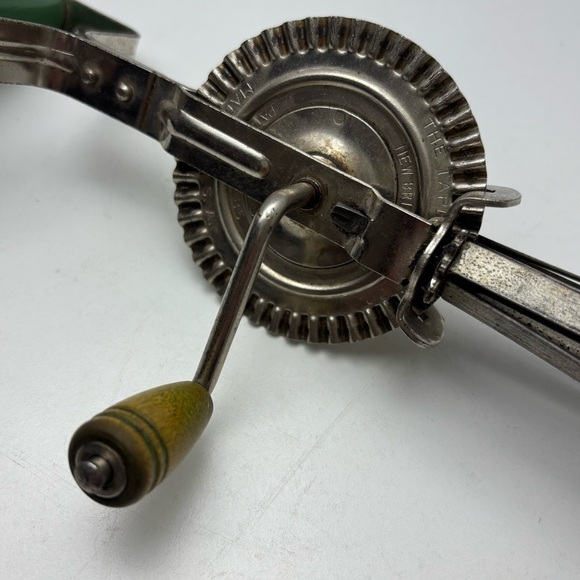 1920s hand crank egg beater from Taplin Mfg Co, Pat no. 1518285 - Picture 3 of 9